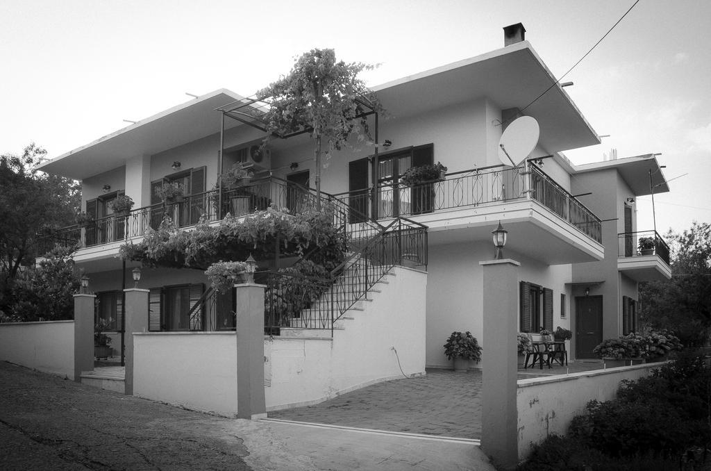 Nefeli Apartman Levídi Kültér fotó